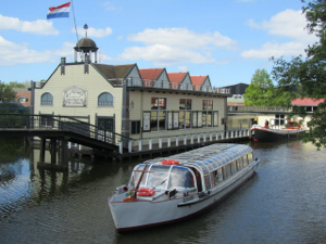 De orchideeënhoeve en rondvaart rond Blokzijl